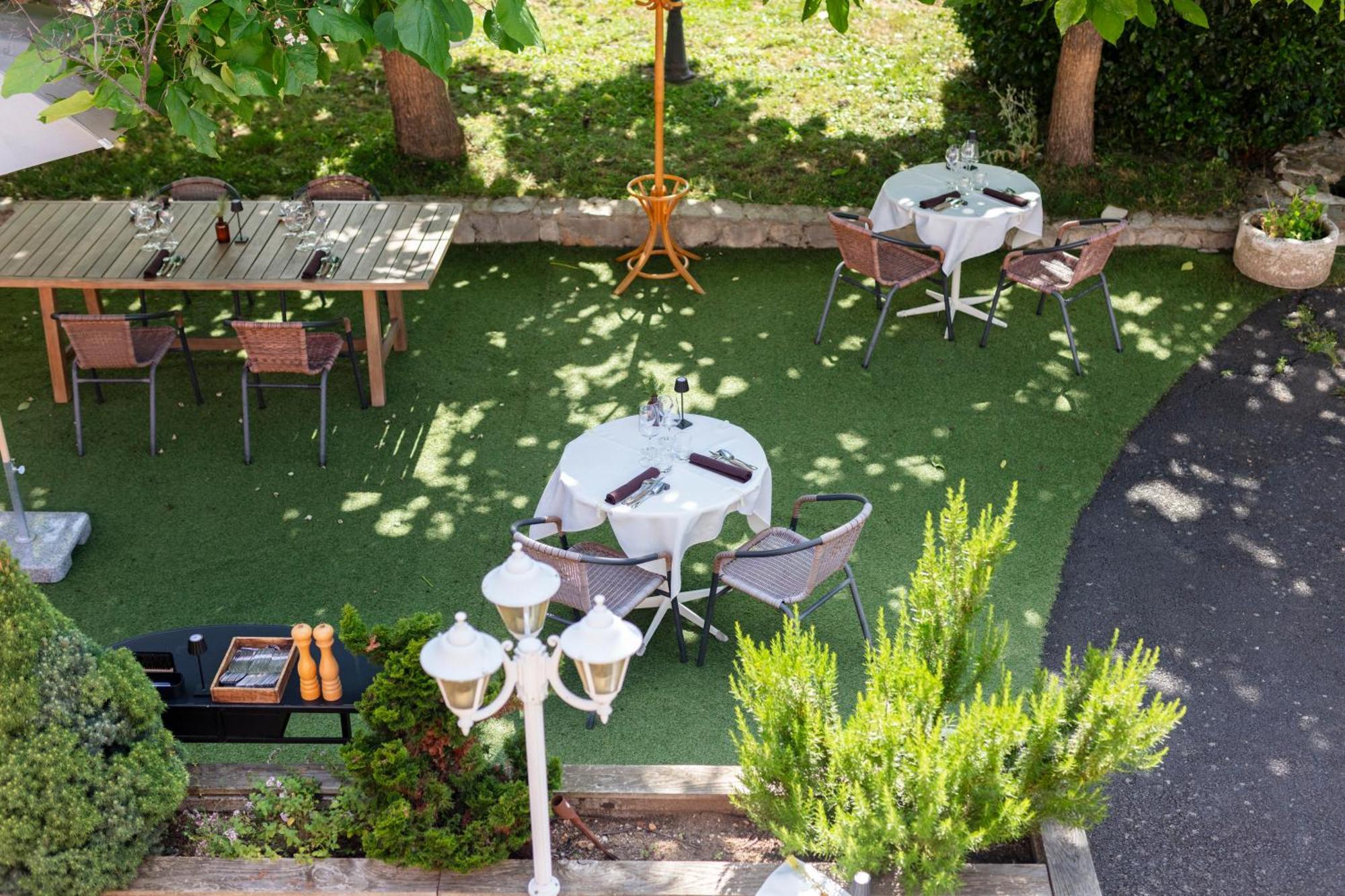 Hotel Restaurant Les Glycines Vieille-Brioude Buitenkant foto
