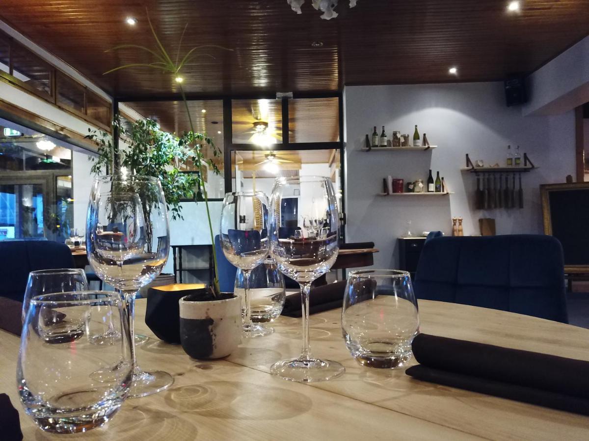 Hotel Restaurant Les Glycines Vieille-Brioude Buitenkant foto