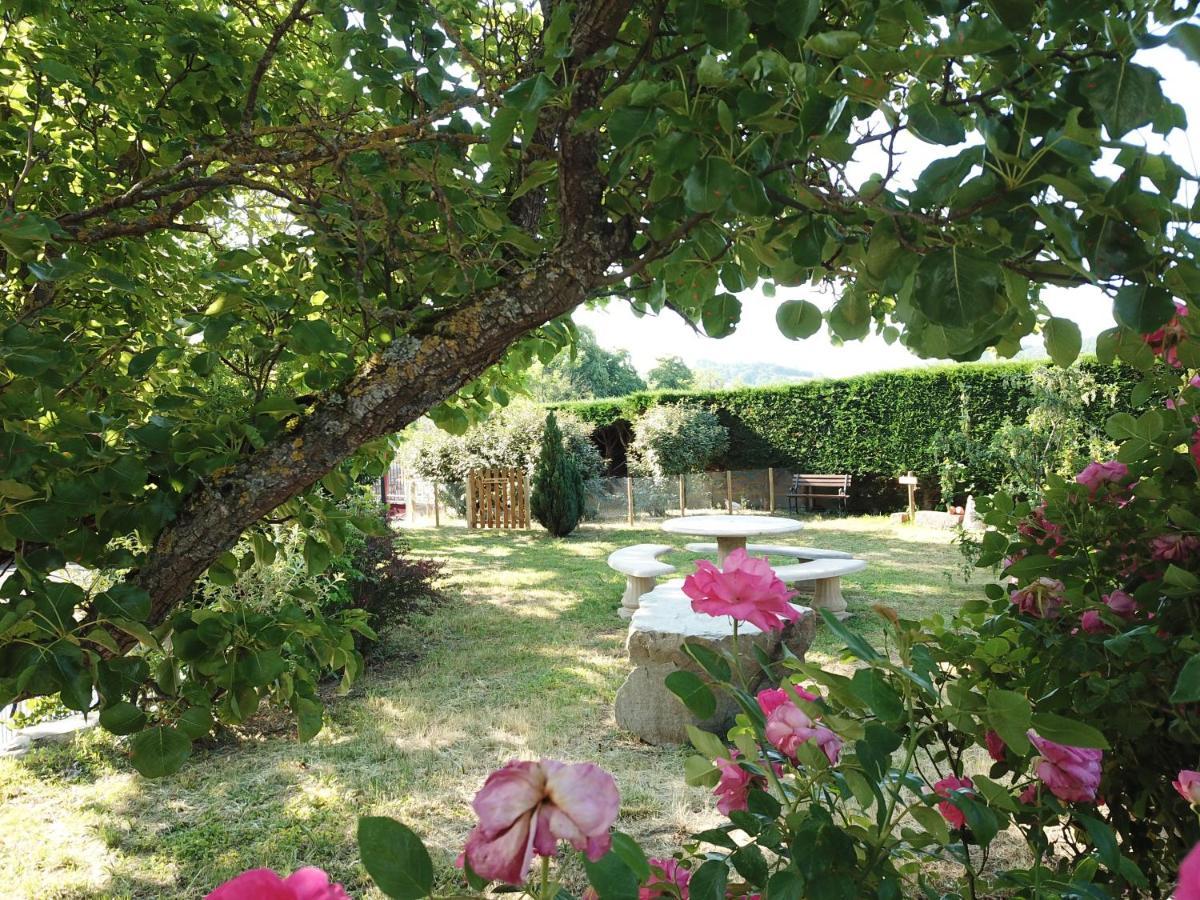 Hotel Restaurant Les Glycines Vieille-Brioude Buitenkant foto